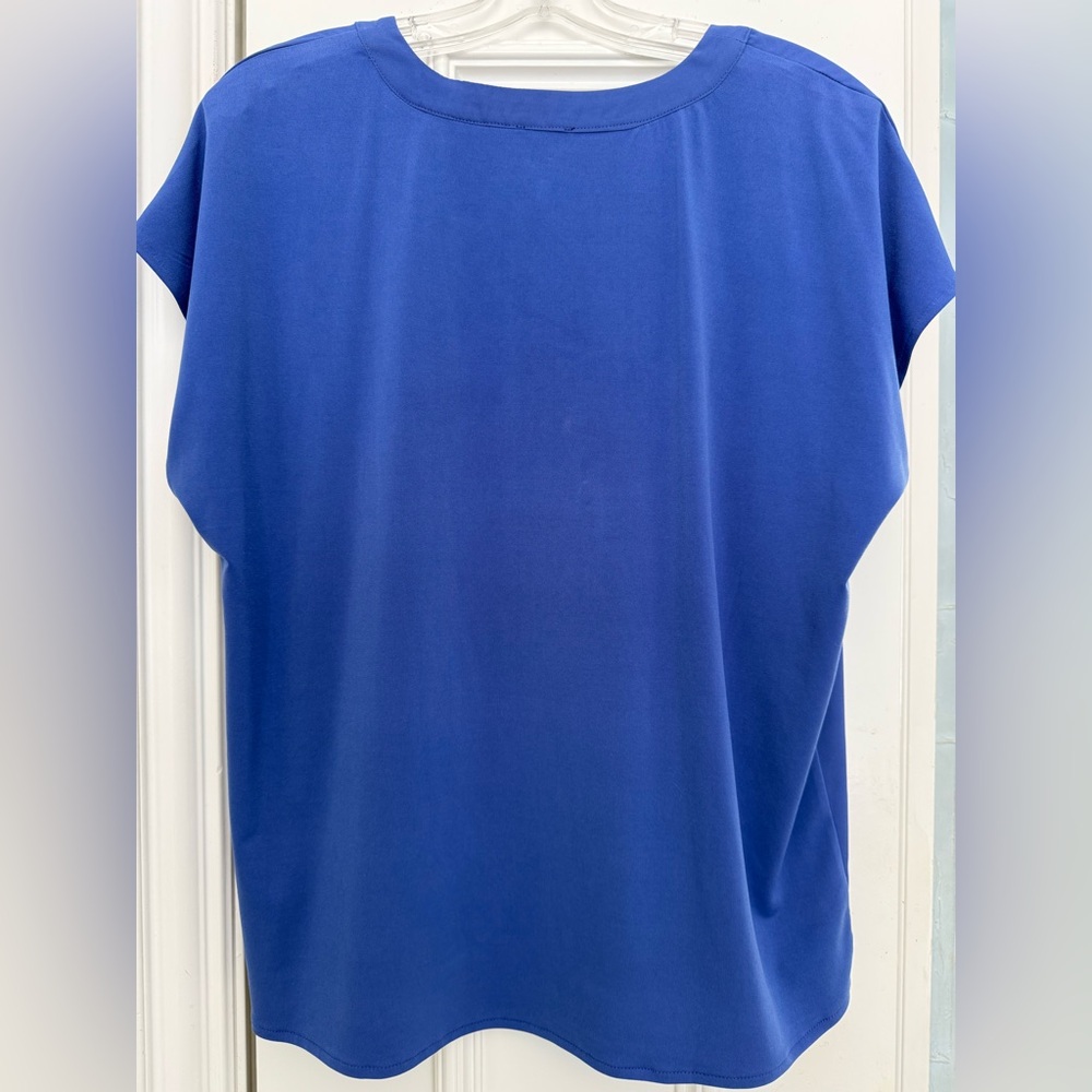 Ann Taylor V-Neck Blue Blouse — Chic, Polished & Perfect for Work or Weekend - Picture 3 of 4